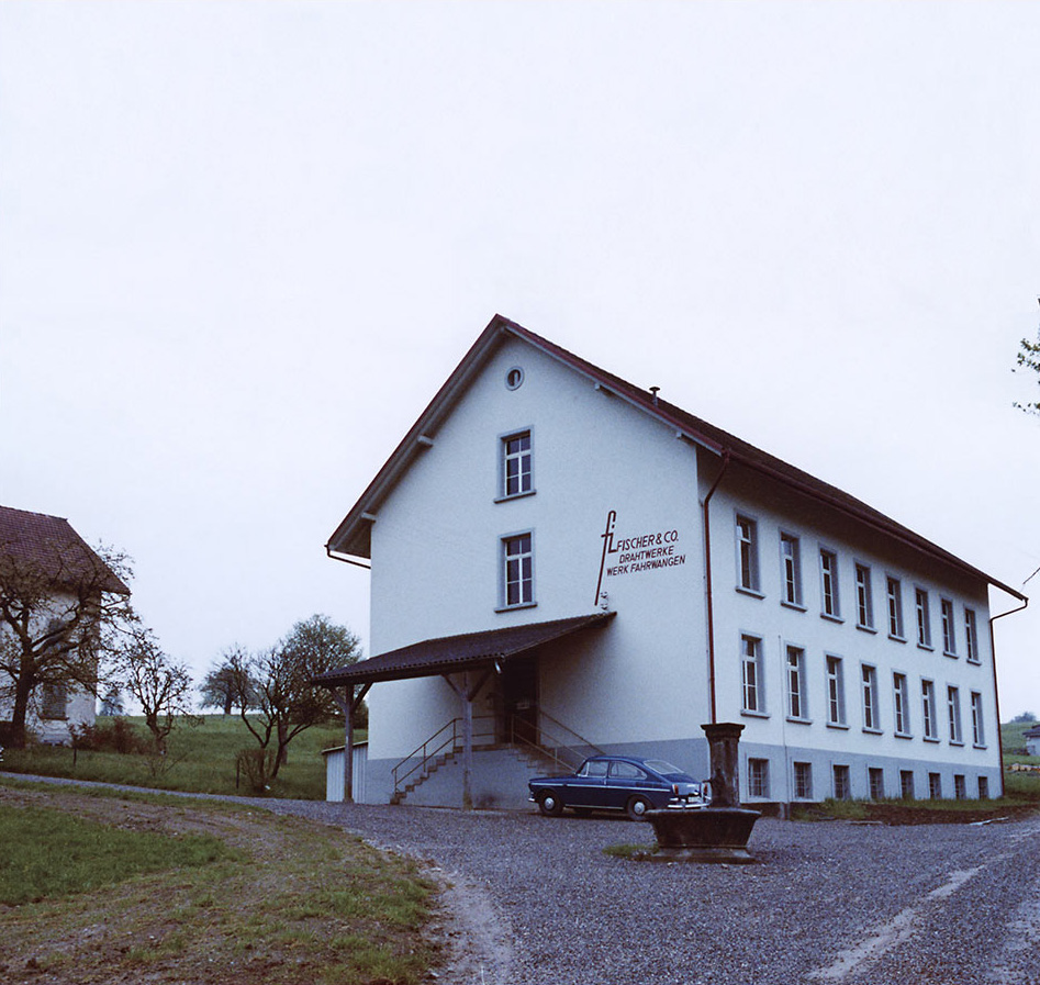 1978 gab Fischer sein Zweigwerk in Fahrwangen auf. Hier wurden seit Ende des Zweiten Weltkriegs Halbfabrikate produziert.