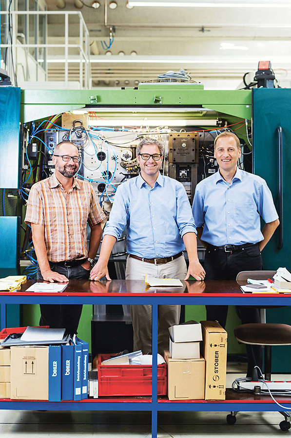In 2014, Fischer bought shares in the German Zetka. Klaus Zettlmeier (left) and Christian Kallenbach (right) with Peter Fischer in the factory in the Bavarian town of Füssen.